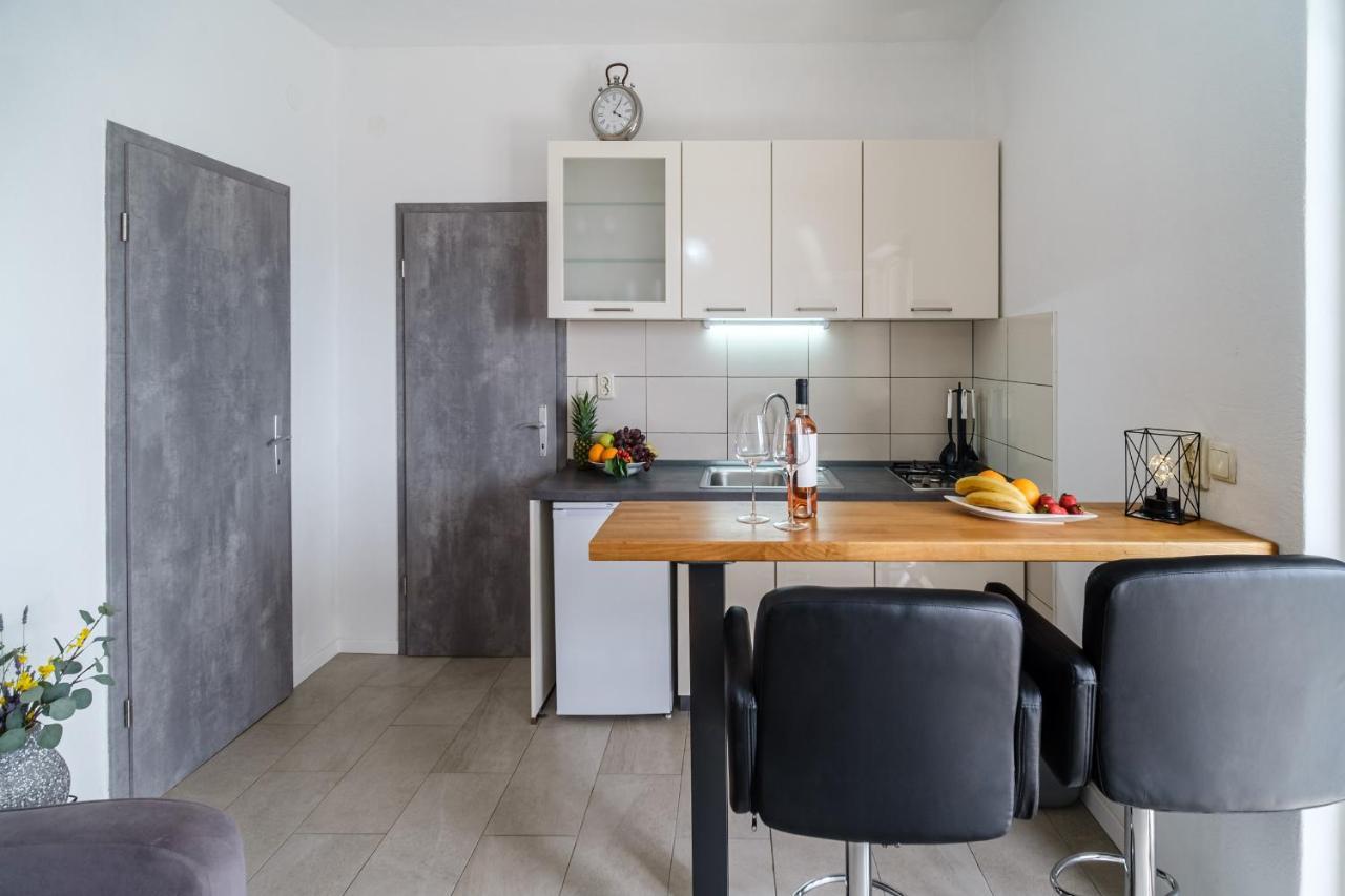 Rooms Plaza Divuje Murvica  Eksteriør billede